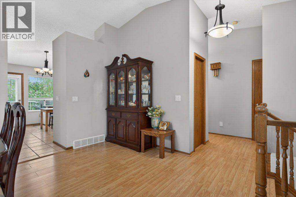 156 Rivercroft Close SE - 9