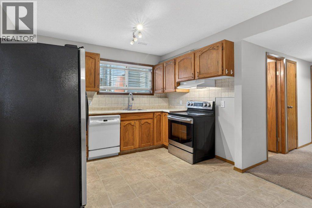156 Rivercroft Close SE - 38