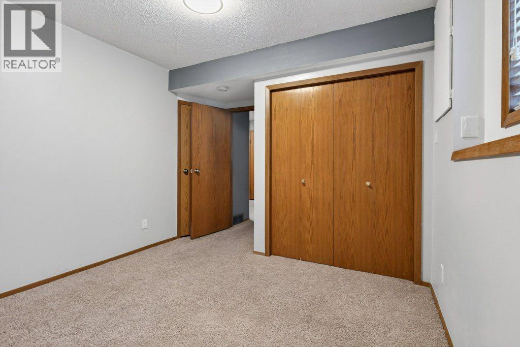 156 Rivercroft Close SE - 44