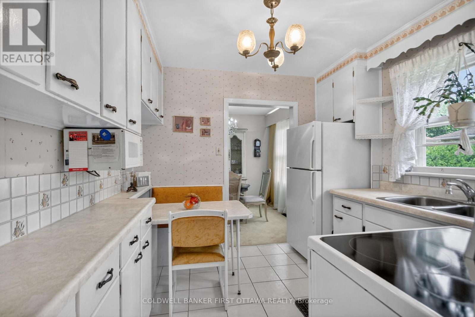 1533 MIMOSA AVENUE - 22