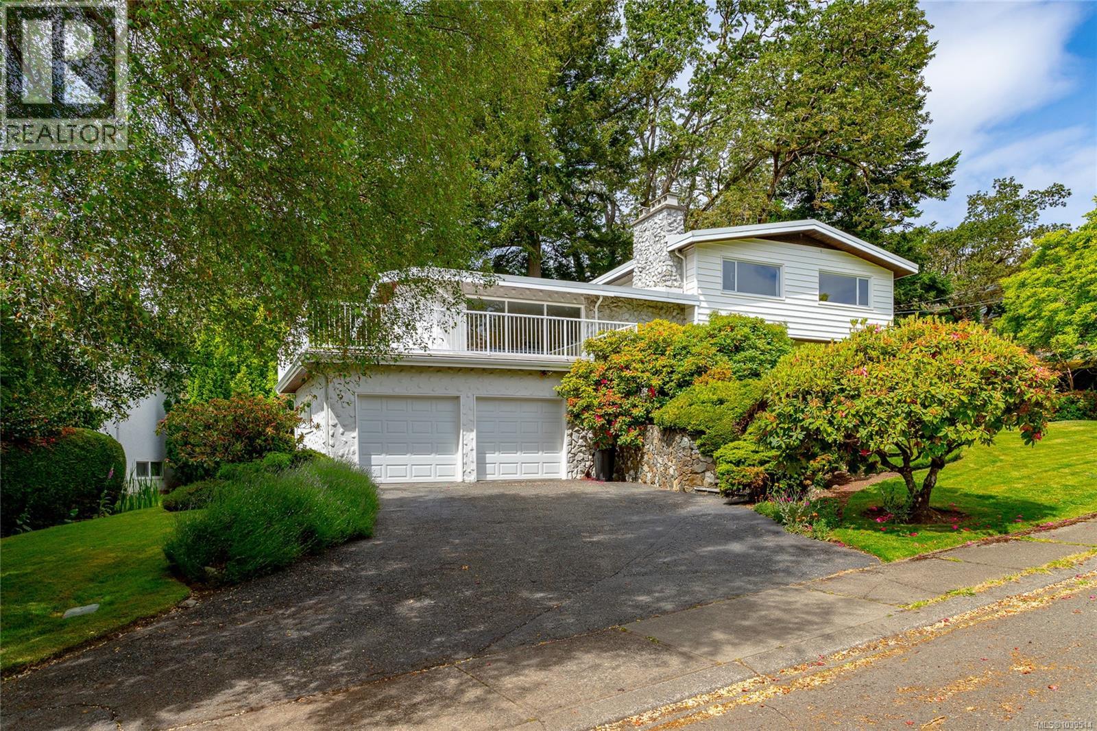  3508 Plymouth Road, Oak Bay