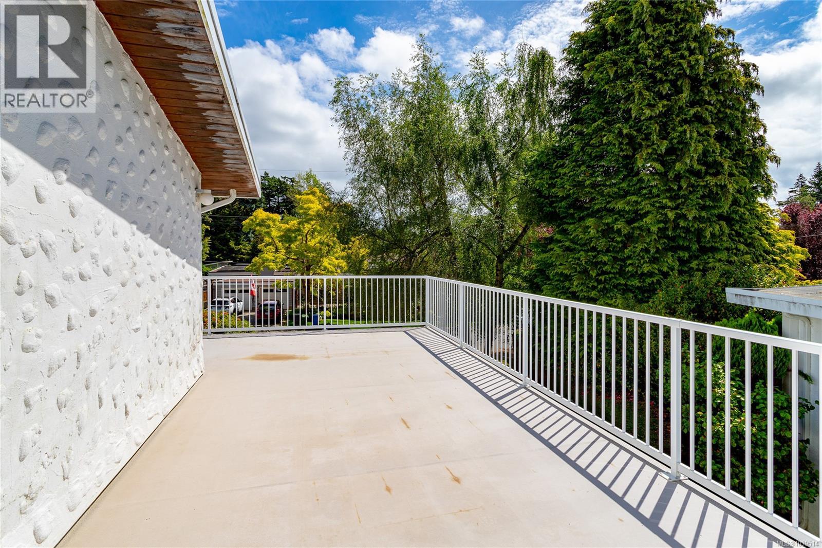  3508 Plymouth Road, Oak Bay