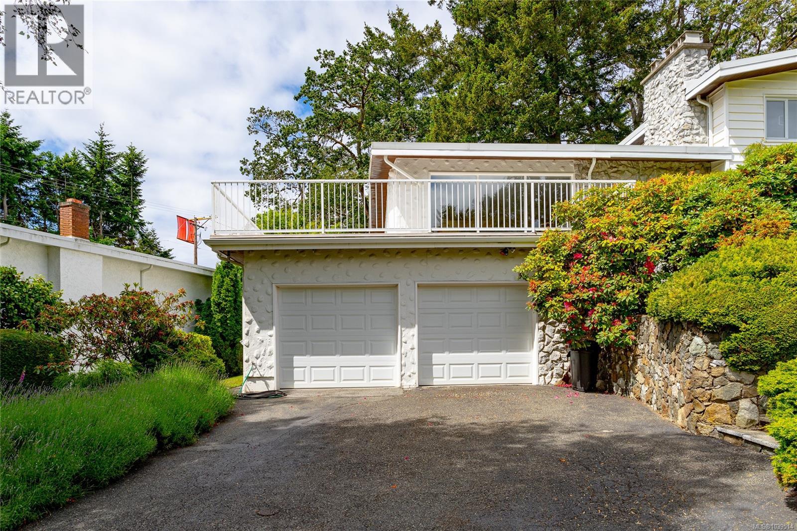  3508 Plymouth Road, Oak Bay