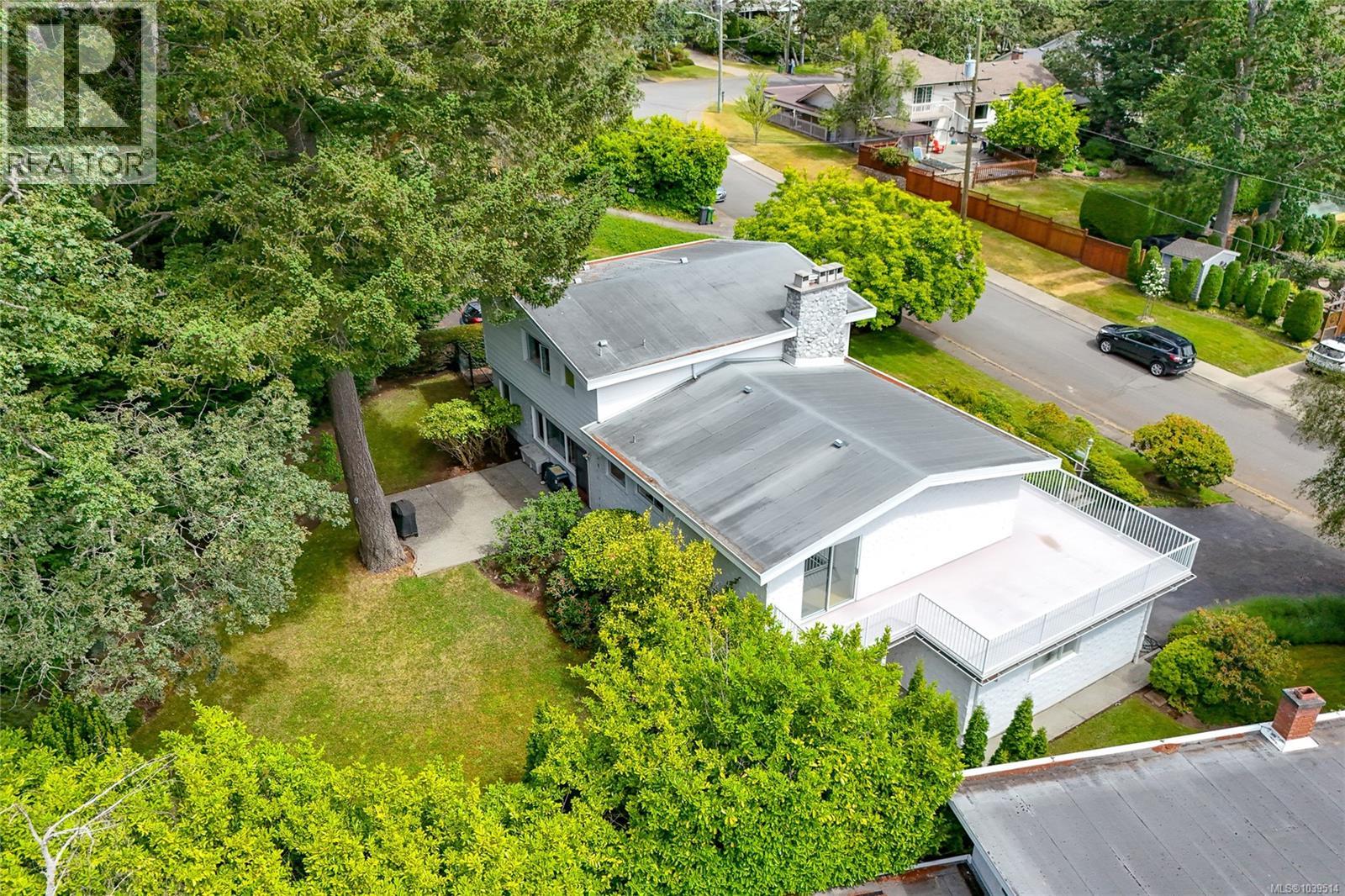  3508 Plymouth Road, Oak Bay