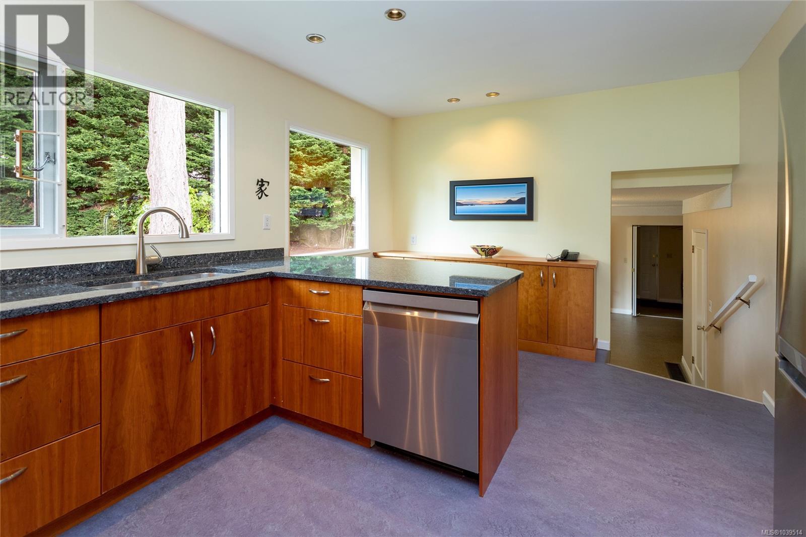  3508 Plymouth Road, Oak Bay
