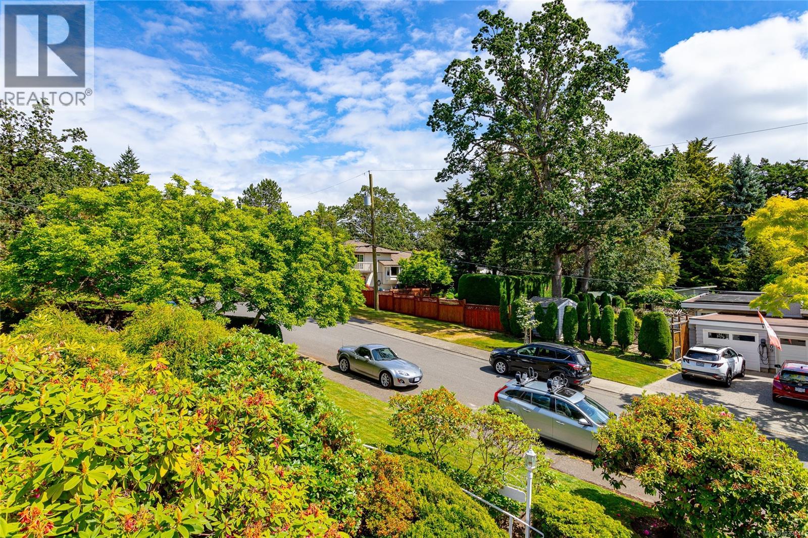 3508 Plymouth Rd - 56