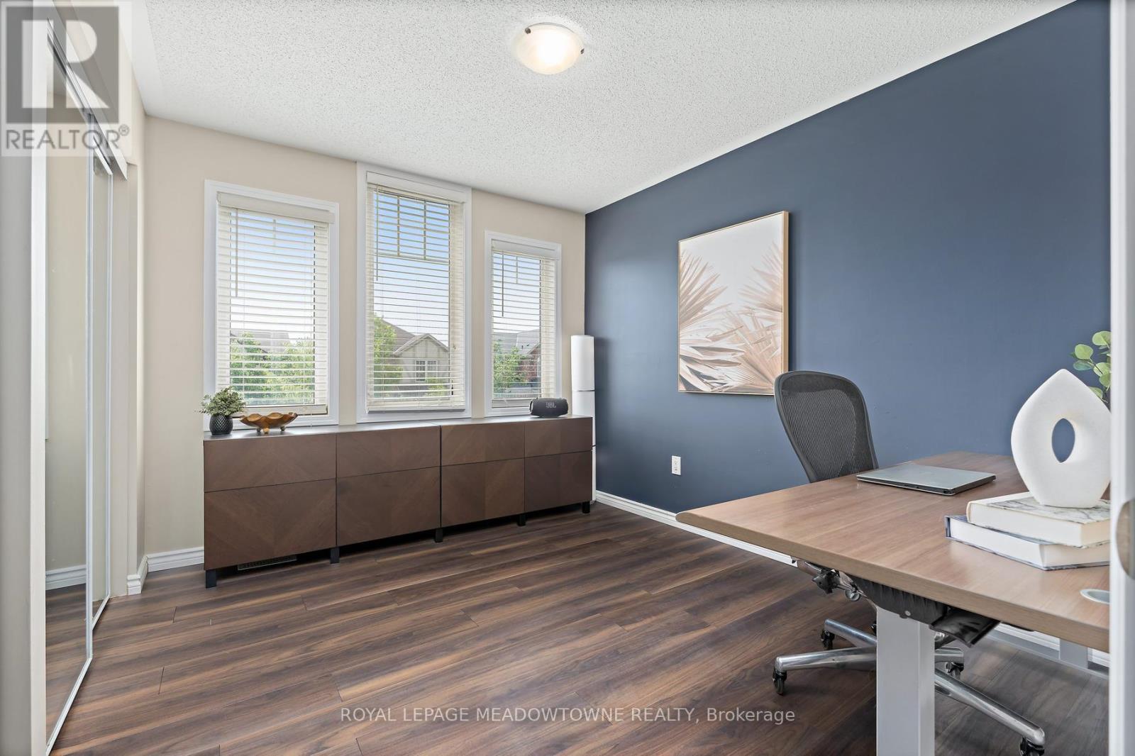 451 ZUEST CRESCENT - 27