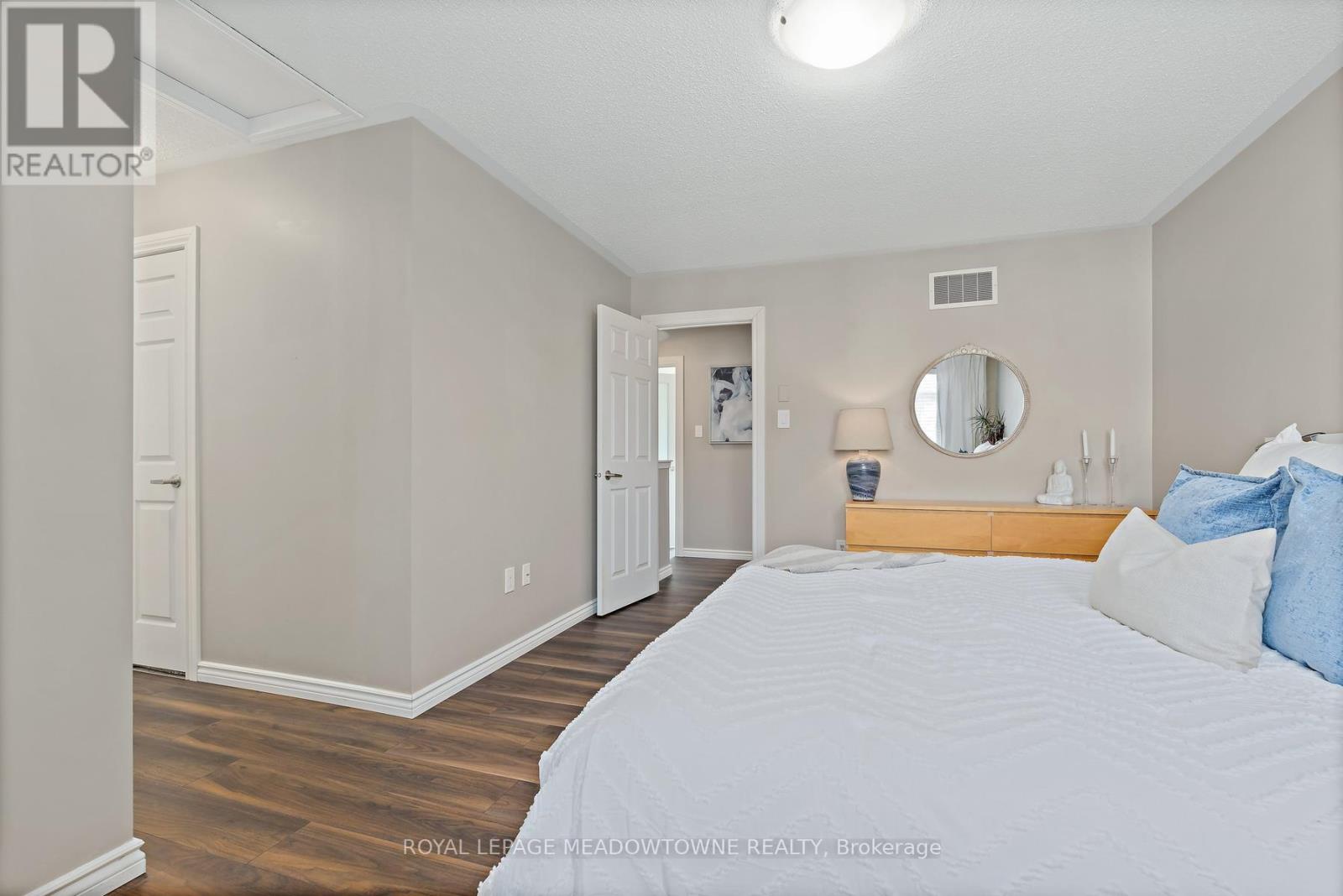 451 ZUEST CRESCENT - 23