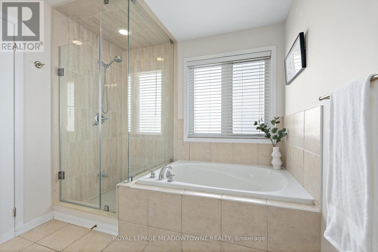 451 ZUEST CRESCENT - 25