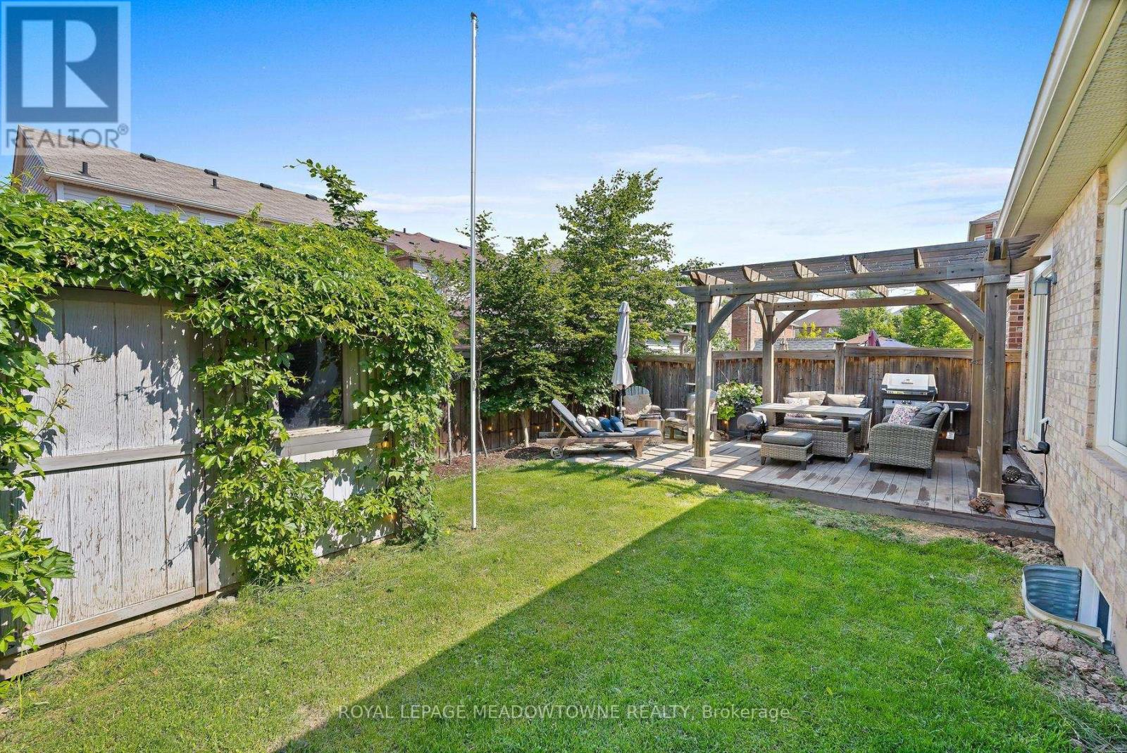 451 ZUEST CRESCENT - 32