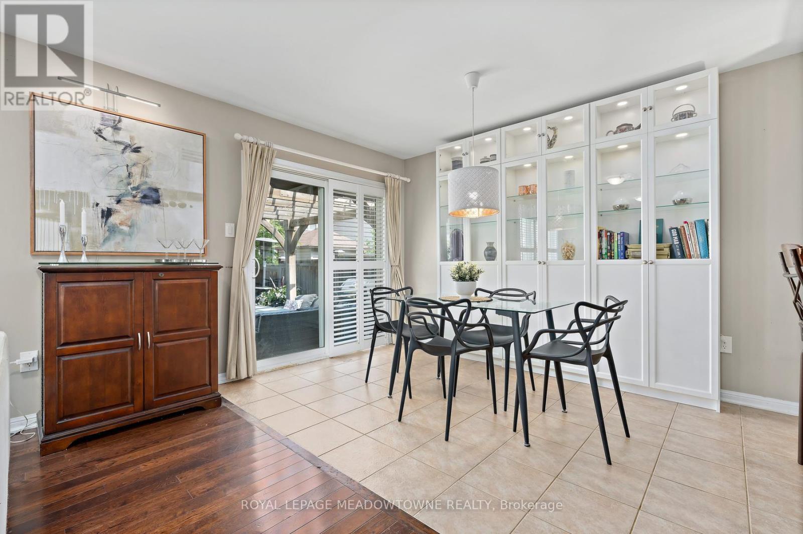 451 ZUEST CRESCENT - 18