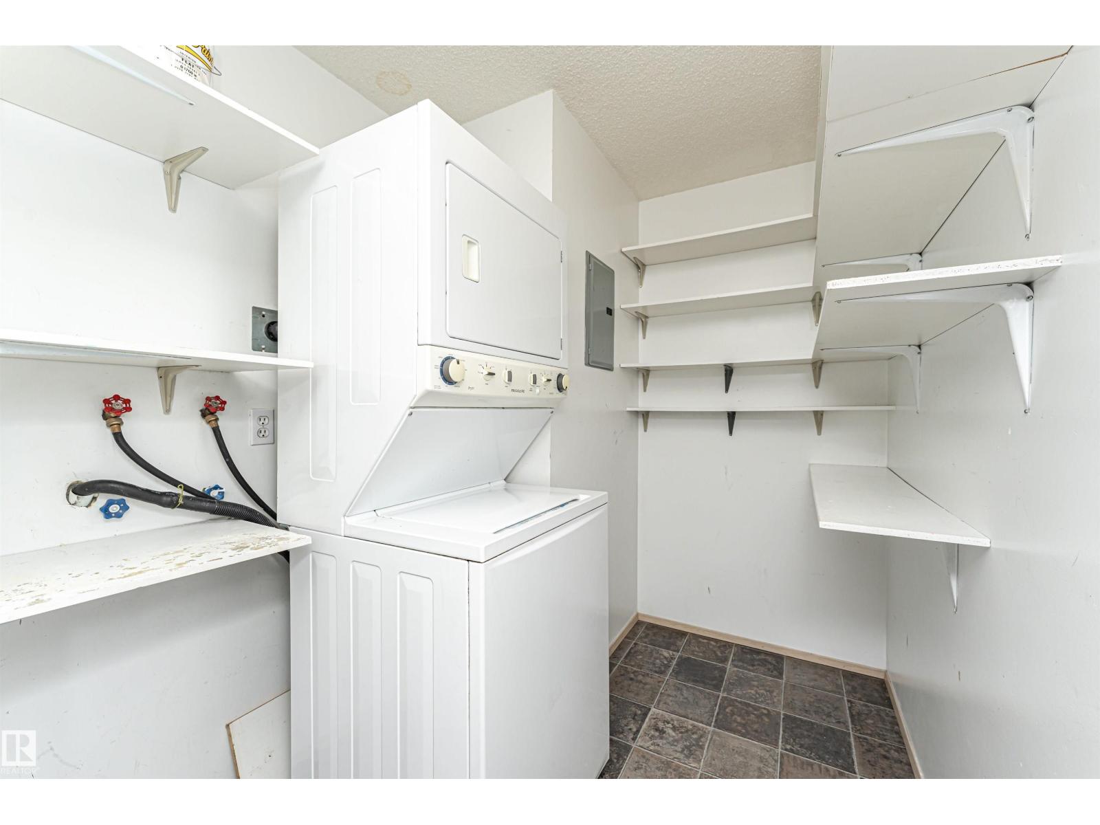 #403 9620 174 ST NW - 33
