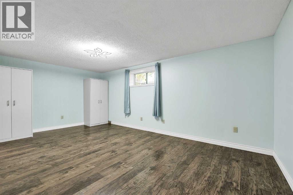 7127 18 Street SE - 33