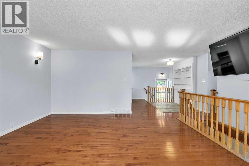 7127 18 Street SE - 9