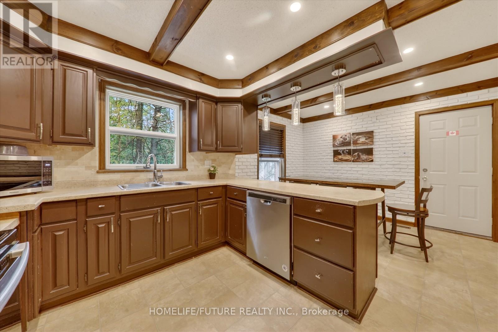 137 WOODLAND PARK ROAD - 14