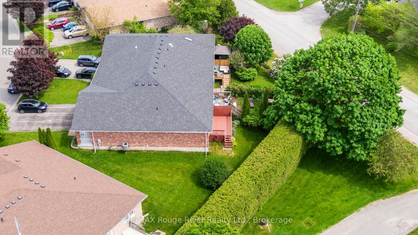 16 TALBOT DRIVE - 33