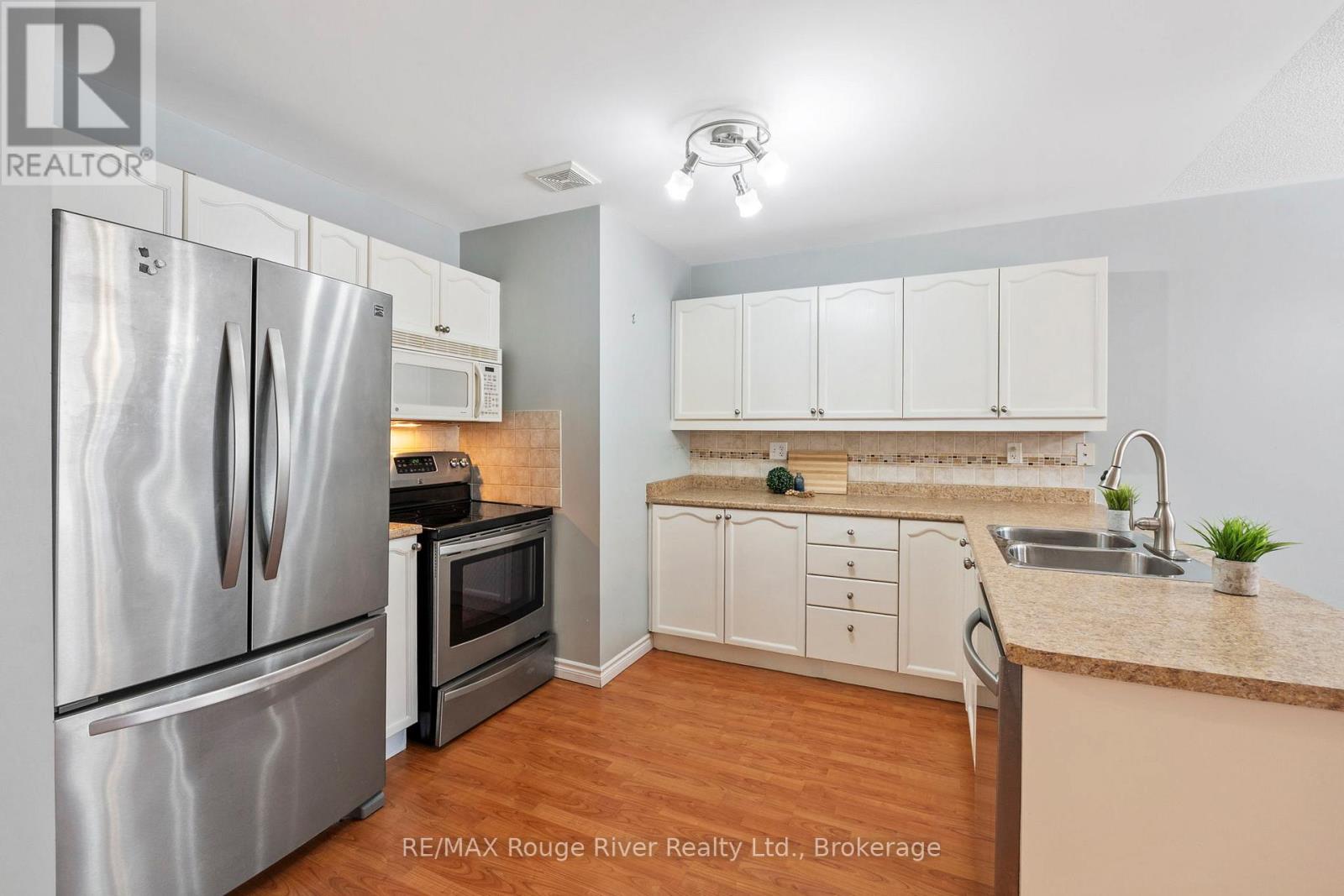 16 TALBOT DRIVE - 9