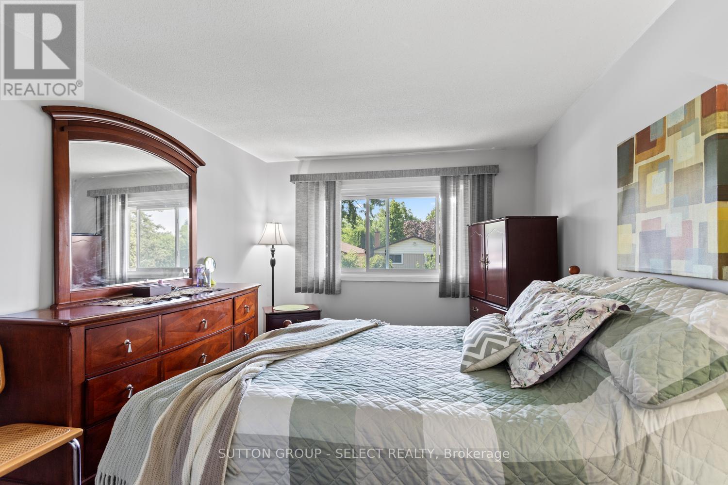 31 RENNY CRESCENT - 20