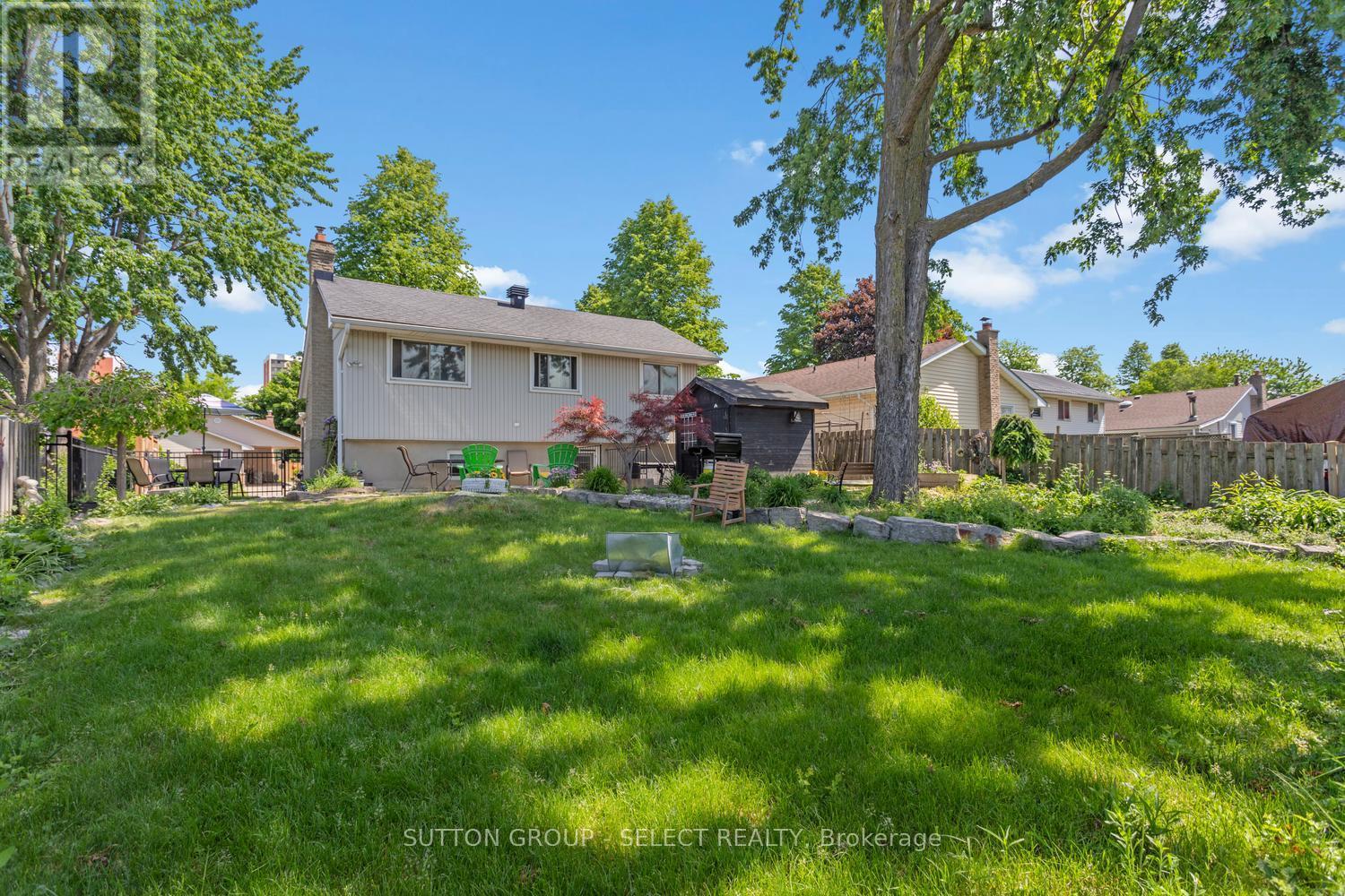 31 RENNY CRESCENT - 43