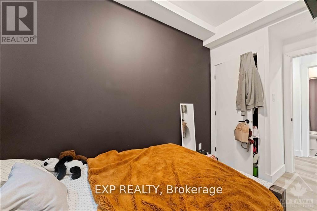 227 BLACKBURN AVENUE - 12