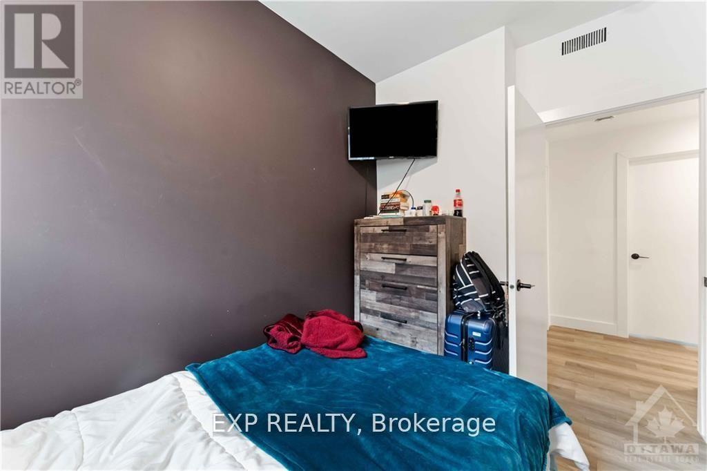 227 BLACKBURN AVENUE - 17