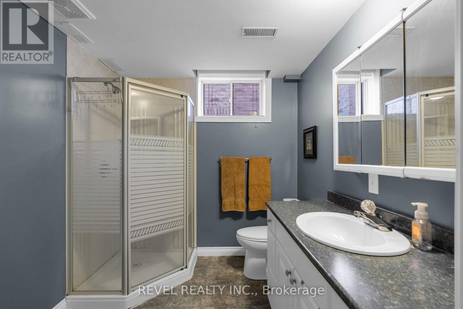 28 DUNNETT DRIVE - 20