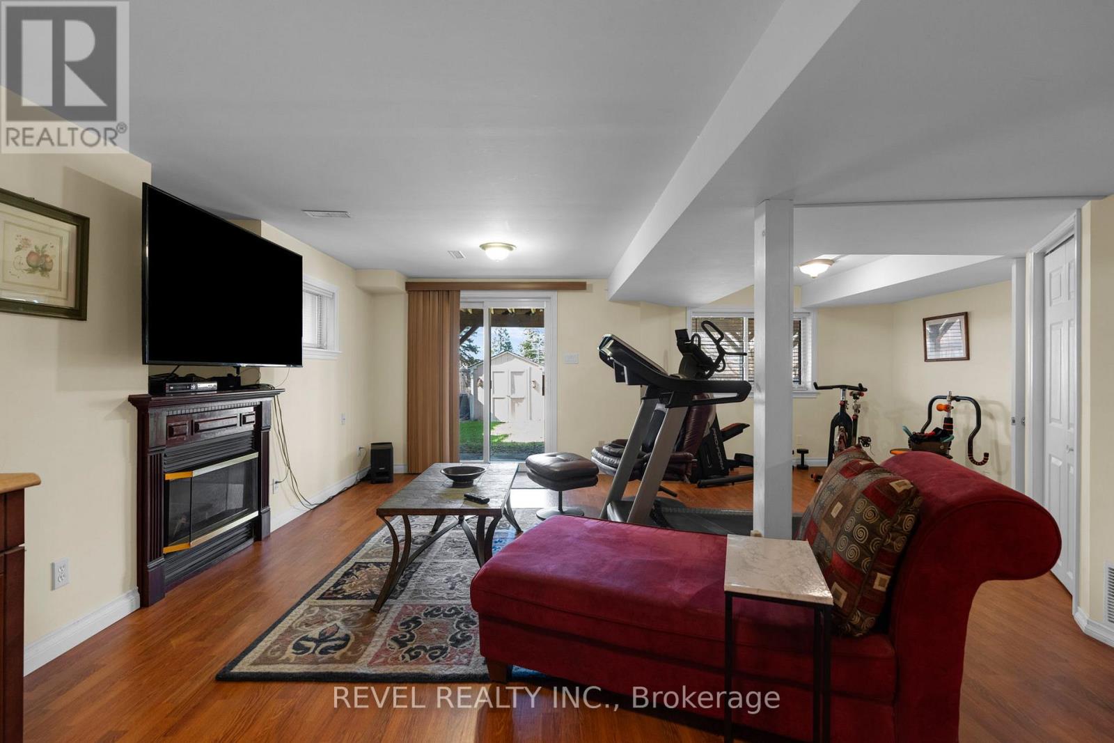 28 DUNNETT DRIVE - 21