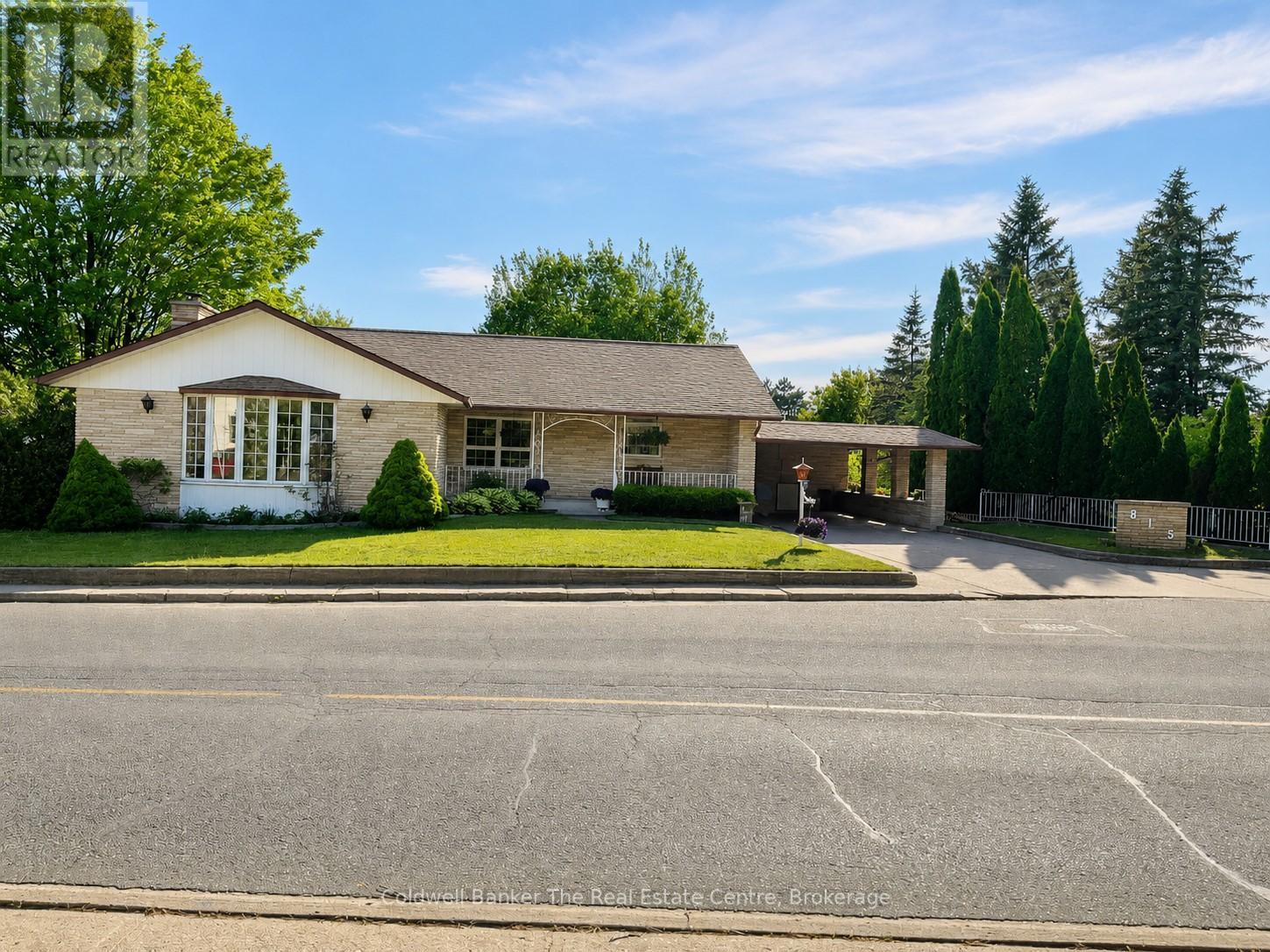 815 MUSKOKA ROAD N - 1