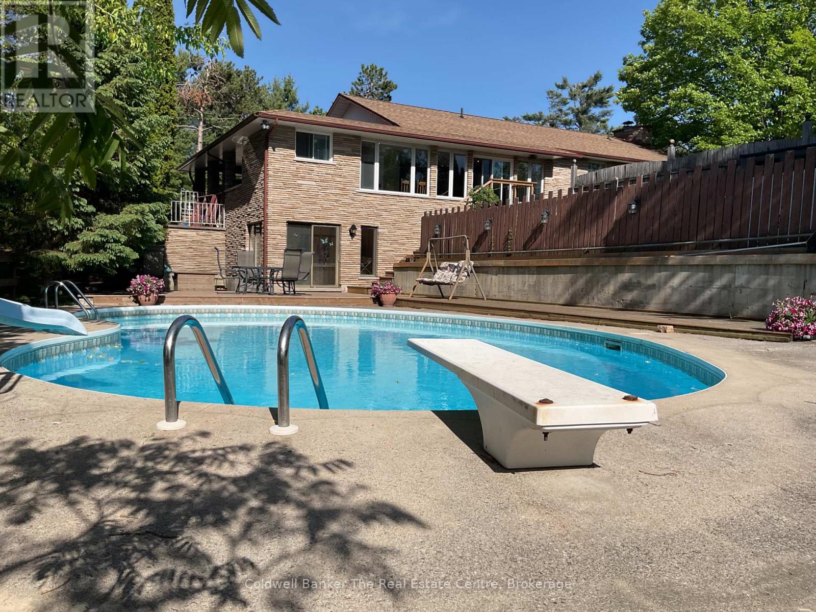 815 MUSKOKA ROAD N - 5