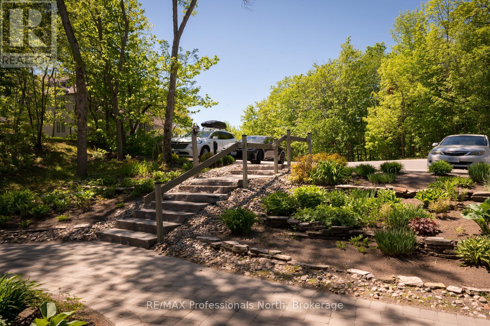 #121 121 GRANDVIEW HILLTOP DRIVE - Image 4