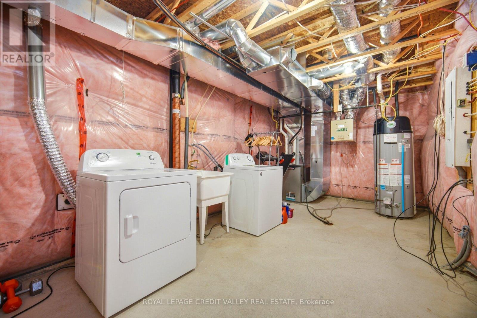 12 FRANK LANE - 27