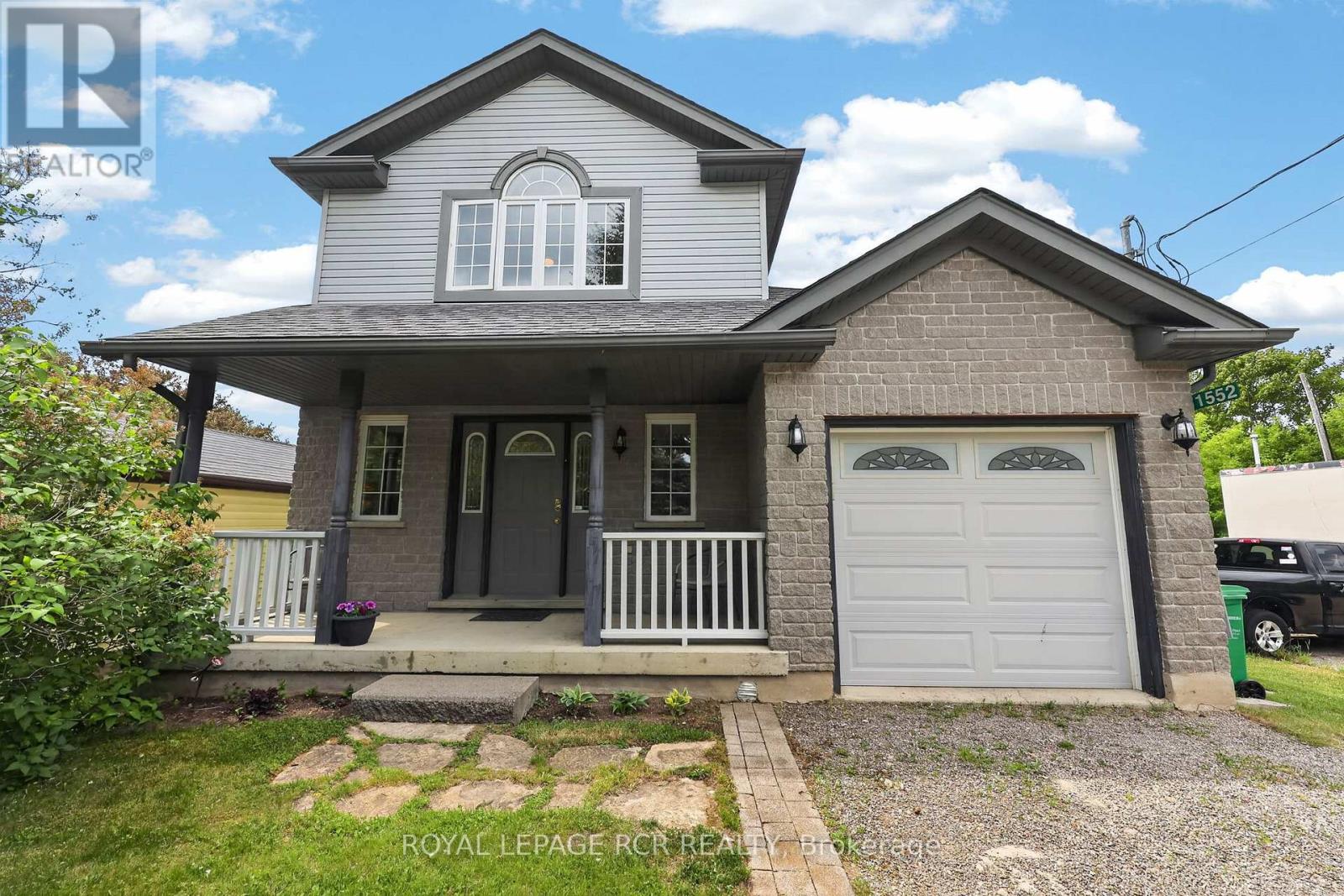 1552 QUEEN STREET - Image 2
