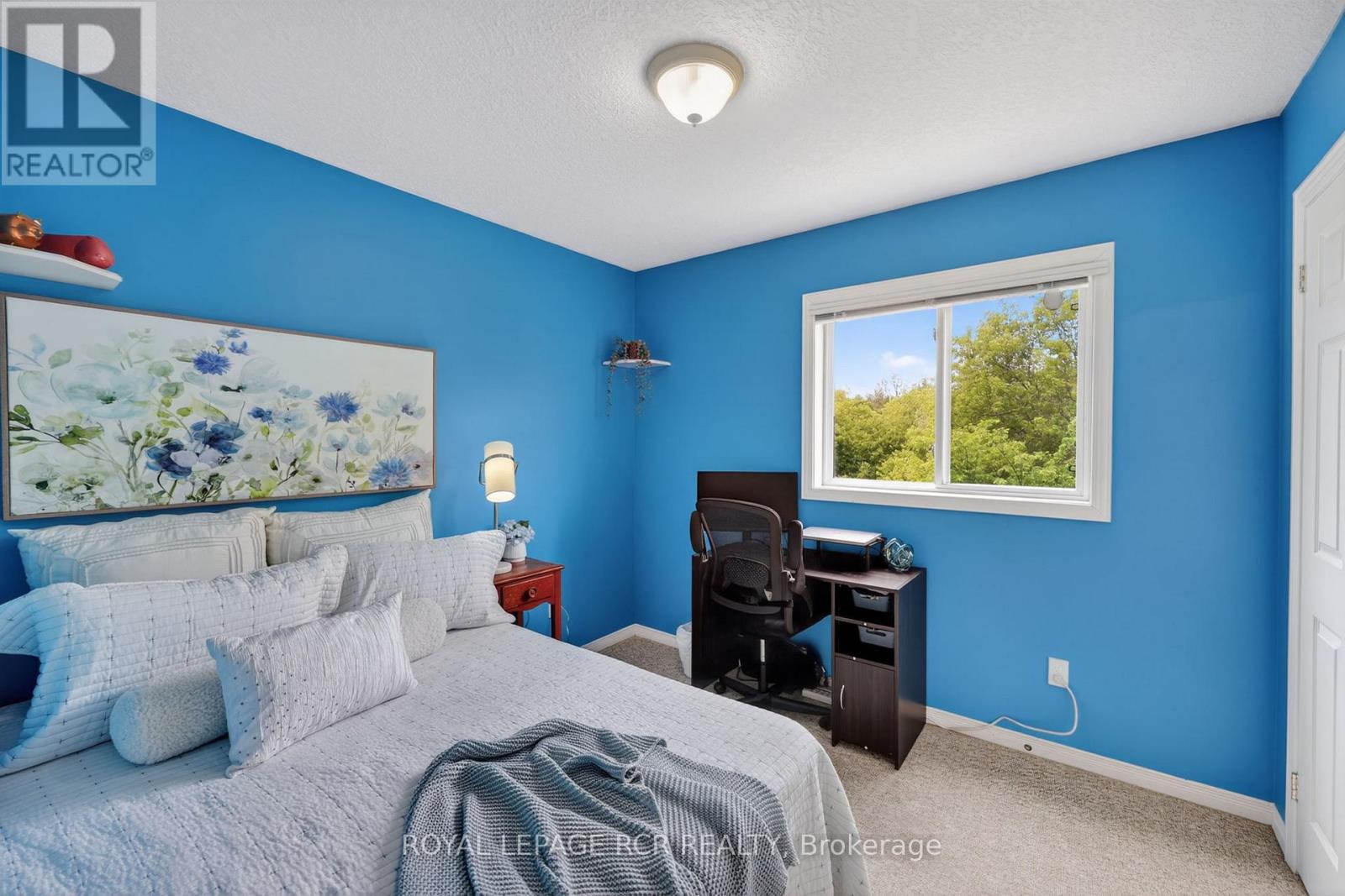 1552 QUEEN STREET - 21