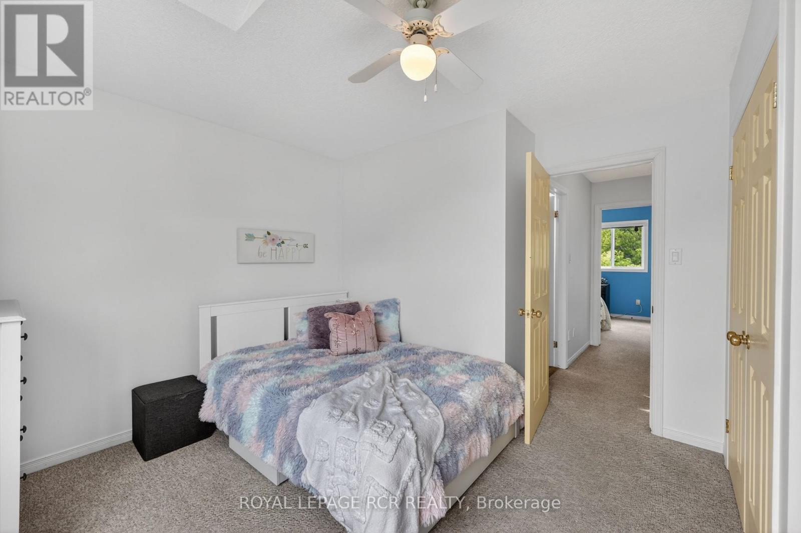 1552 QUEEN STREET - 25