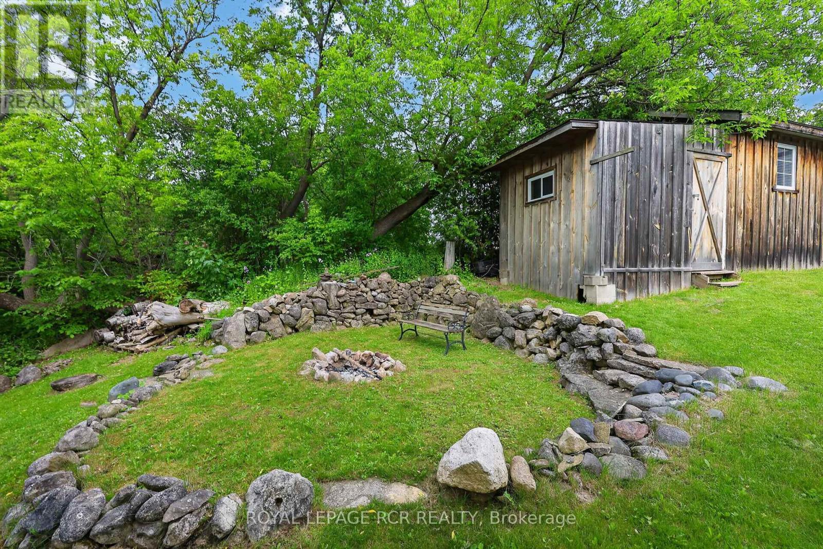 1552 QUEEN STREET - 45