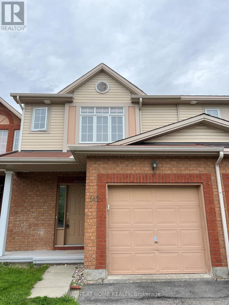 142 LILIBET CRESCENT E - 2