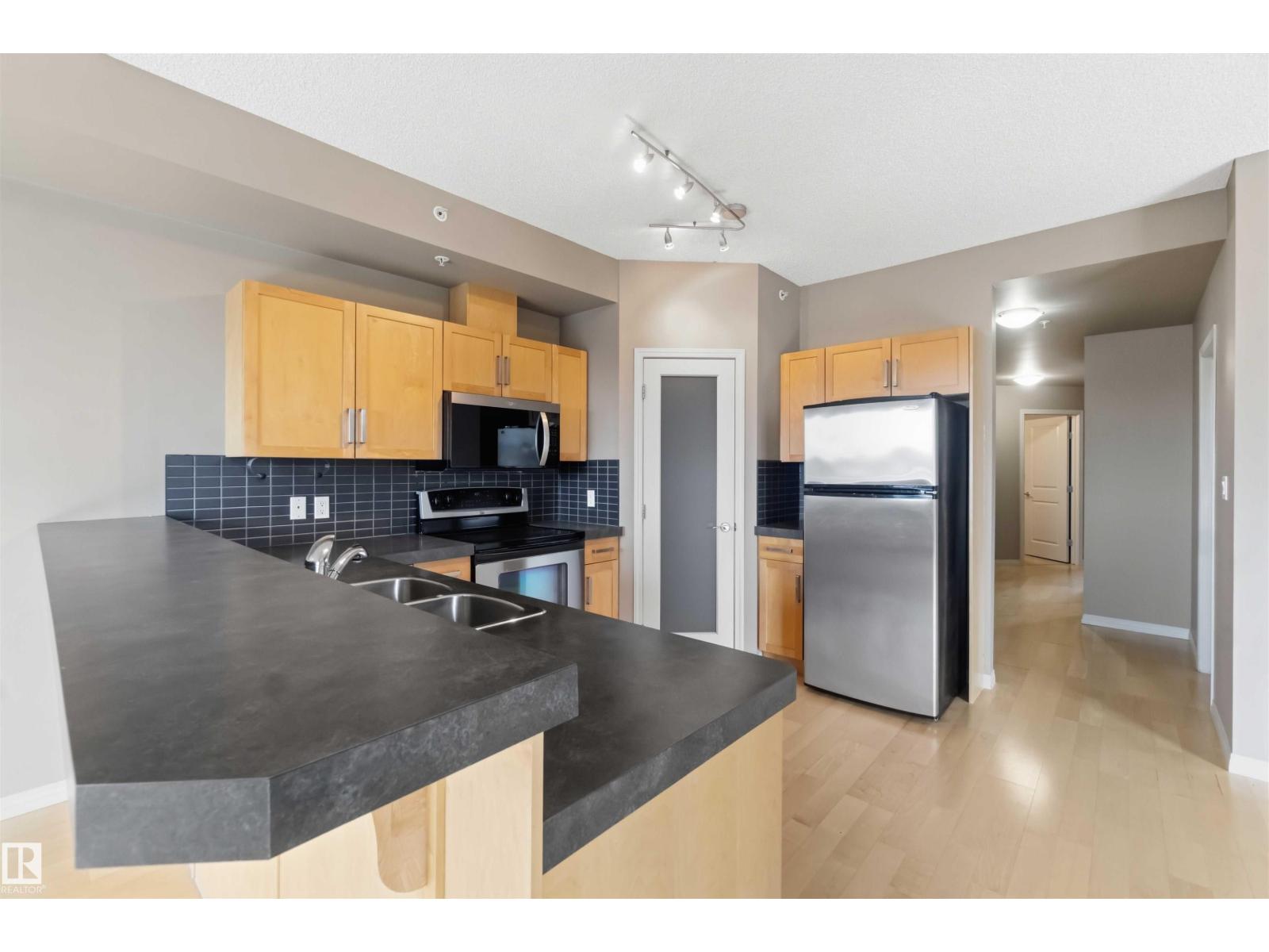 #901 10504 99 AV NW - 11