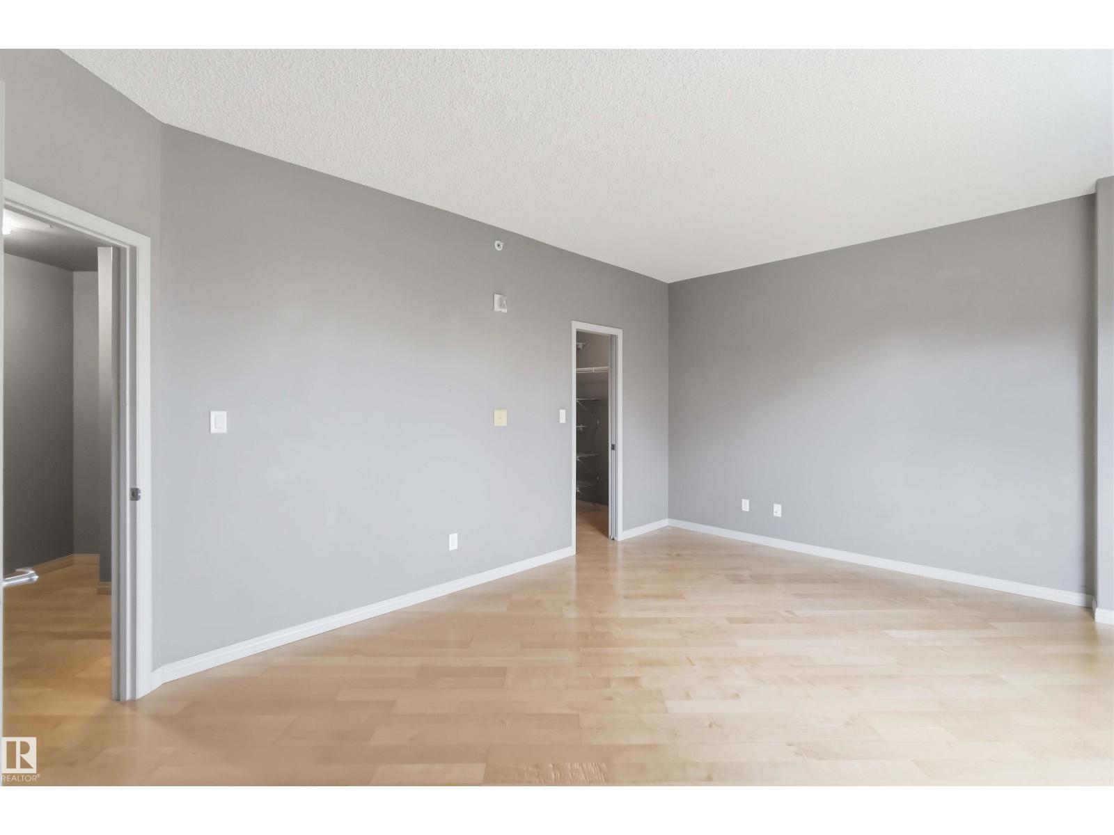 #901 10504 99 AV NW - 35