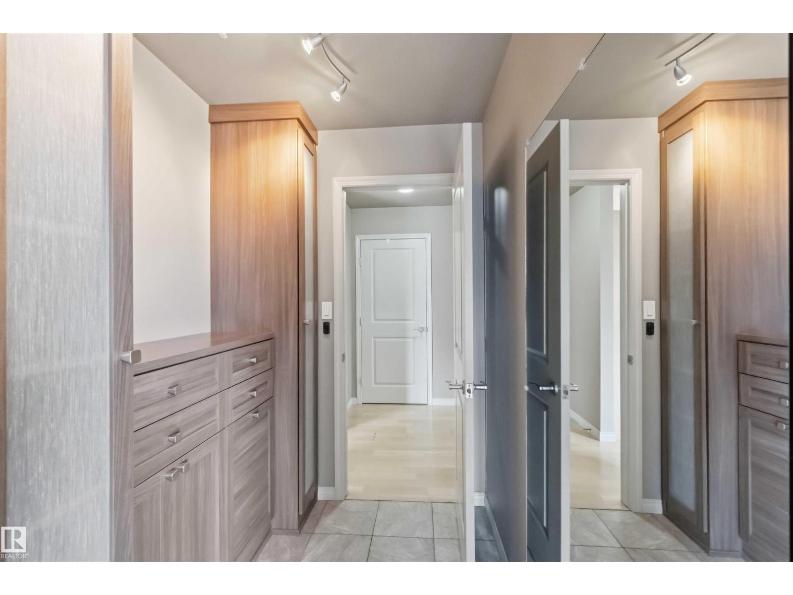 #901 10504 99 AV NW - 24