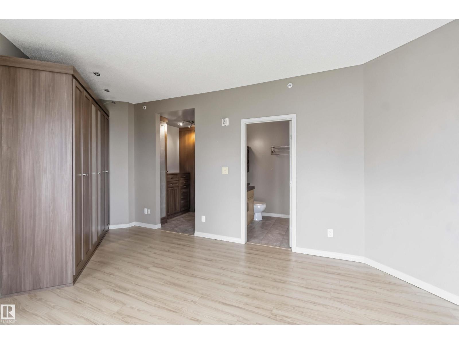 #901 10504 99 AV NW - 30
