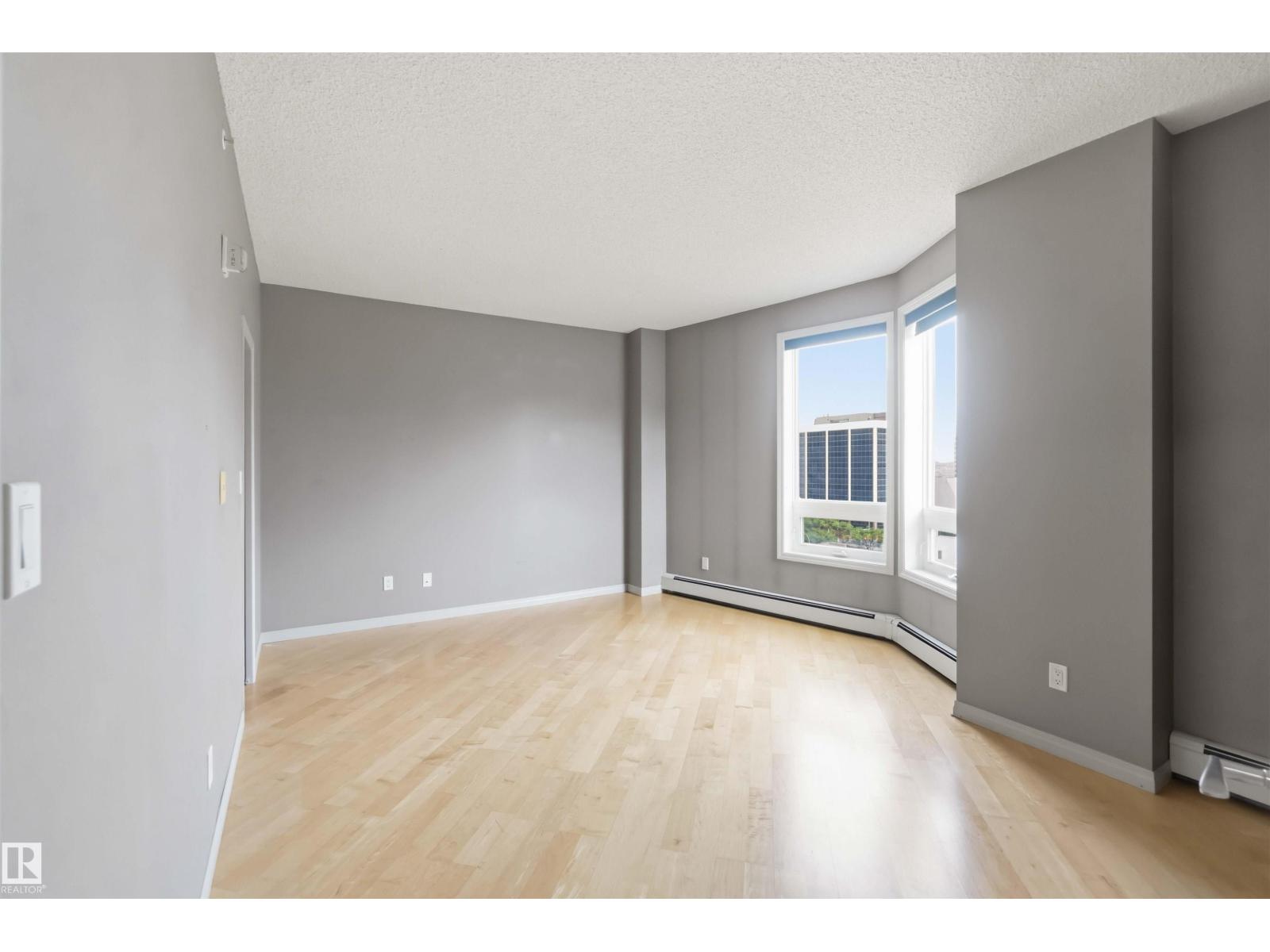 #901 10504 99 AV NW - 34