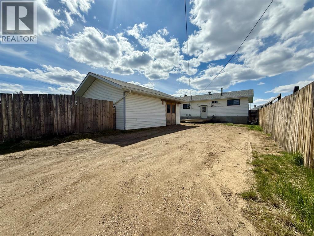 4643 52 Street - photo 3