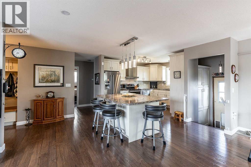 6 Rossland Crescent SE - photo 4