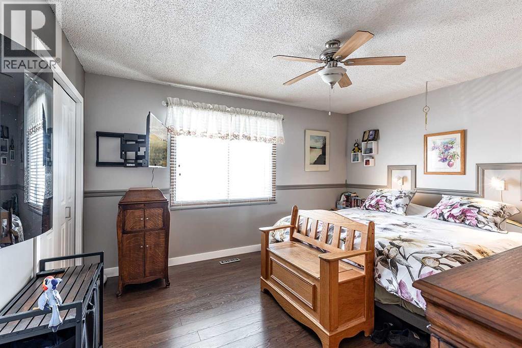 6 Rossland Crescent SE — photo 15