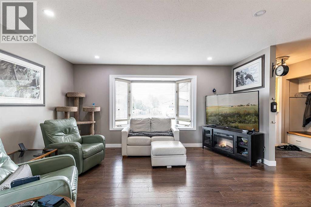 6 Rossland Crescent SE — photo 10