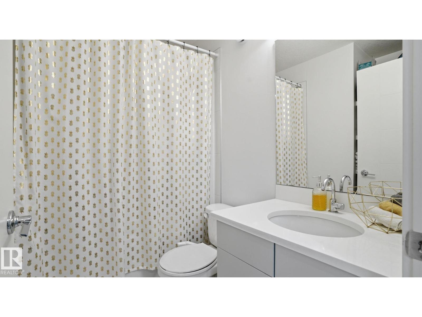 7944 81 AV NW - 20