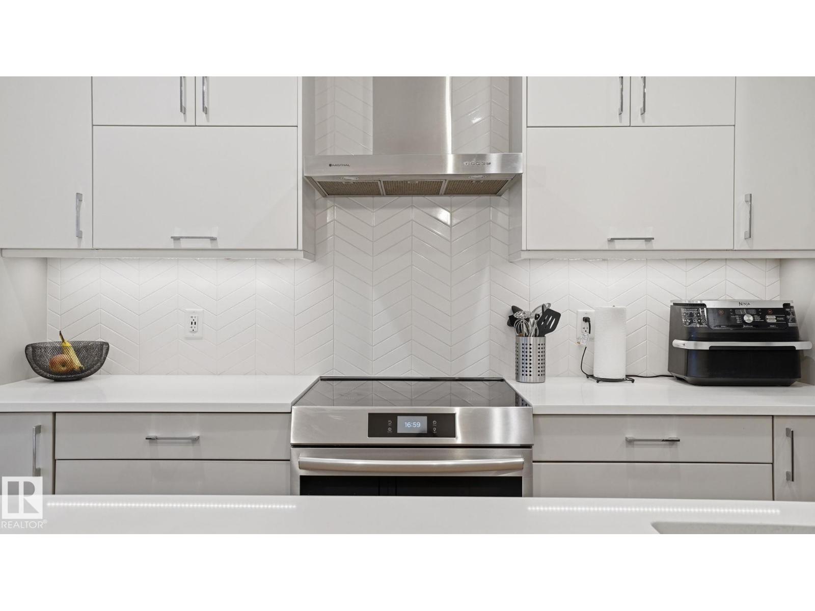 7944 81 AV NW - 8