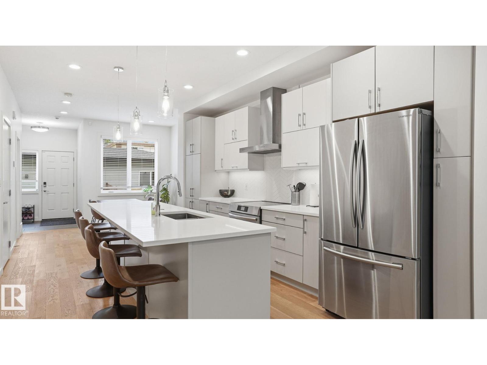 7944 81 AV NW - 7