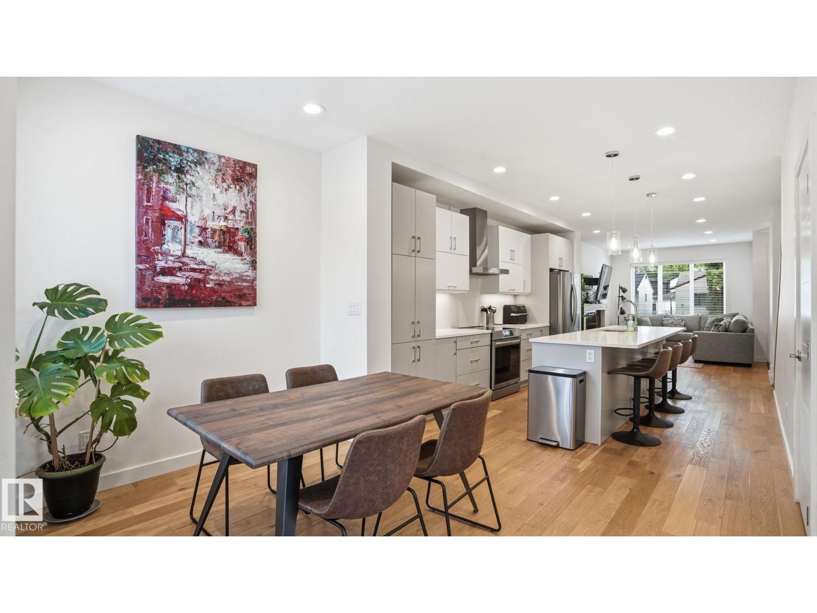 7944 81 AV NW - 12