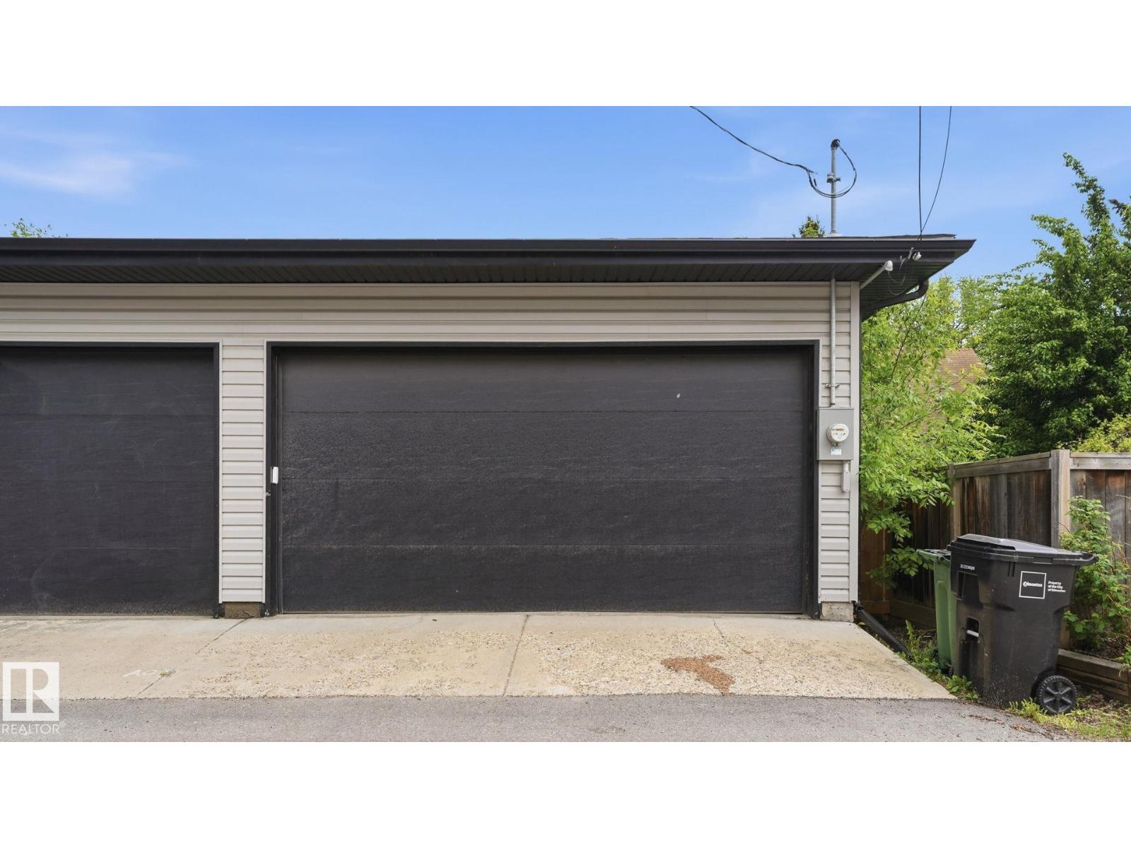 7944 81 AV NW - 26